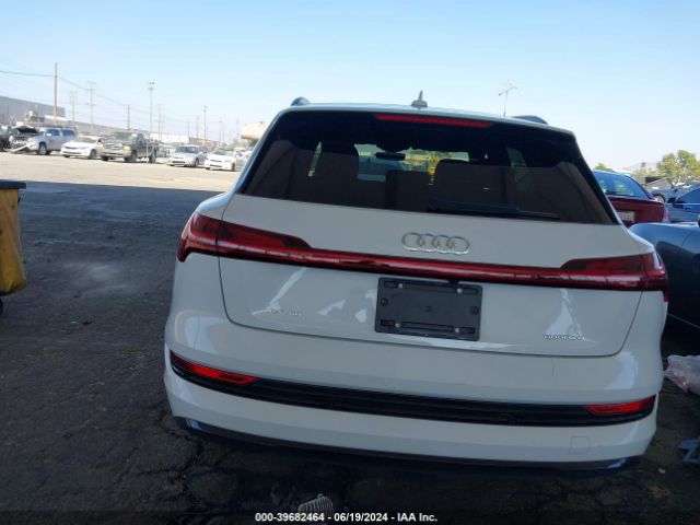 WA1AAAGE1NB014021 Audi E-tron Premium Quattro