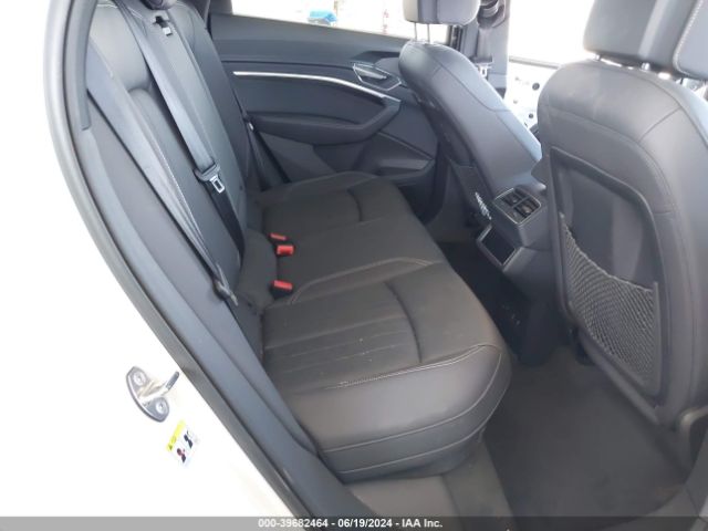 WA1AAAGE1NB014021 Audi E-tron Premium Quattro