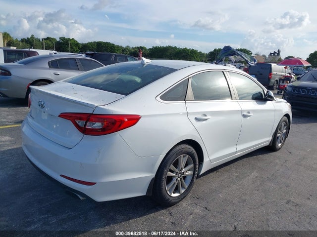 Hyundai SONATA SE 2016 5NPE24AF7GH322691 Image 4