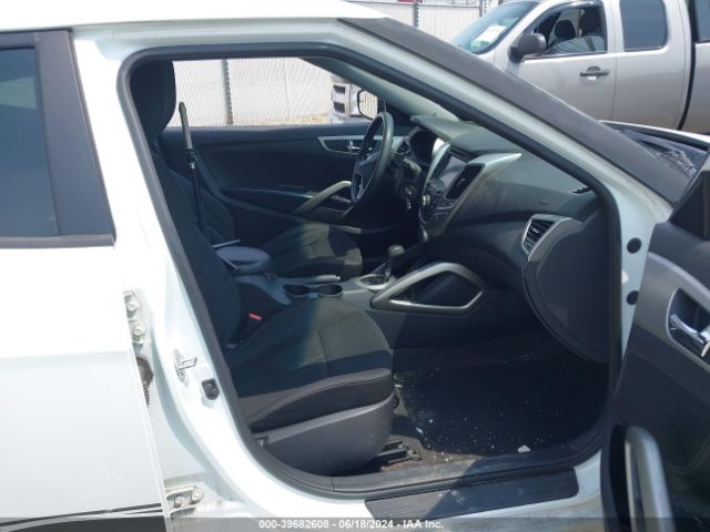 KMHTC6AD2EU184524 Hyundai Veloster Base W/black