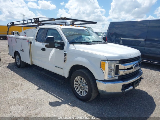 2017 1FD7X3ET7HEE07676 main image