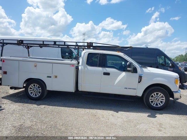 Ford F-350 Chassis Xlt 2017 1FD7X3ET7HEE07676 Image 13
