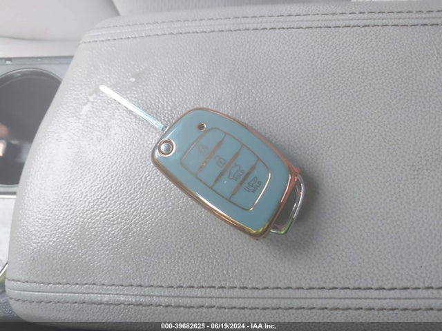 Hyundai SONATA SE 2017 5NPE24AF6HH526643 Image 11
