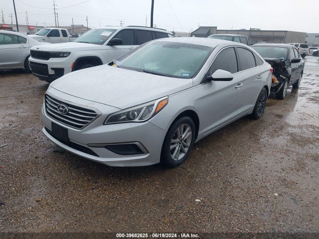Hyundai SONATA SE 2017 5NPE24AF6HH526643 Image 2
