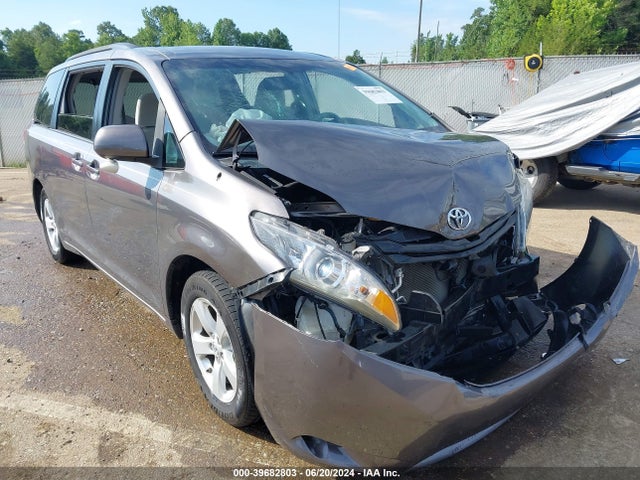 Toyota Sienna Le V6 8 Passenger 2014 5TDKK3DC4ES447038 main image