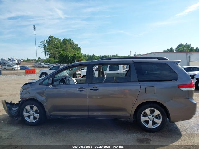 Toyota Sienna Le V6 8 Passenger 2014 5TDKK3DC4ES447038 Image 13