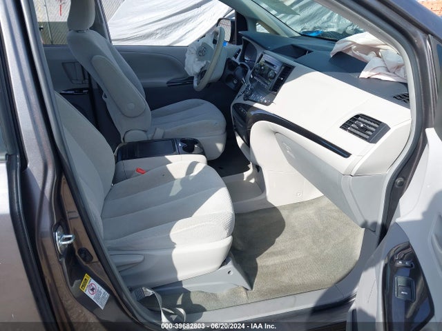Toyota Sienna Le V6 8 Passenger 2014 5TDKK3DC4ES447038 Image 5