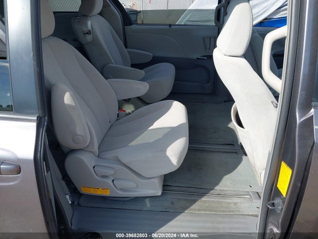Toyota Sienna Le V6 8 Passenger 2014 5TDKK3DC4ES447038 Image 8