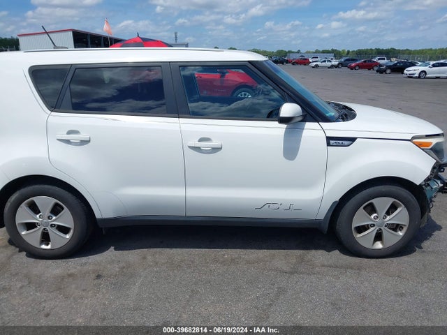 KIA Soul 2015 KNDJN2A24F7216631 Image 13