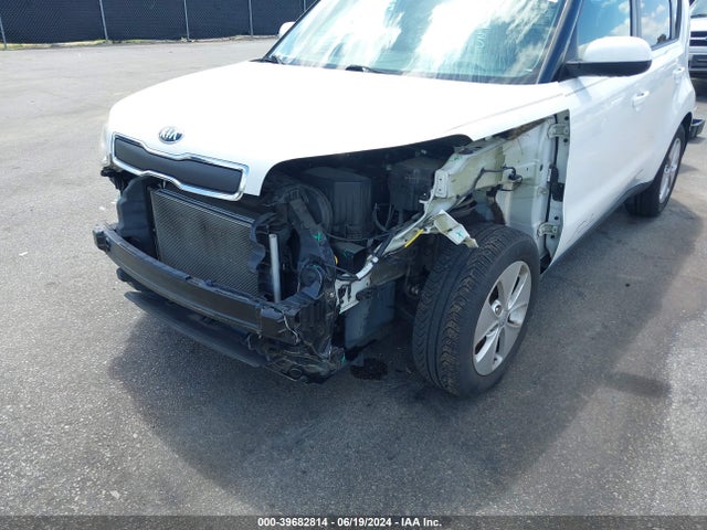 KIA Soul 2015 KNDJN2A24F7216631 Image 6