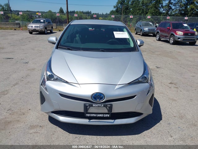 Toyota Prius Two Eco 2017 JTDKARFU3H3041947 Image 12