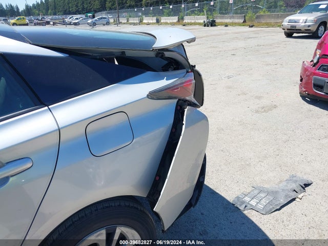 Toyota Prius Two Eco 2017 JTDKARFU3H3041947 Image 20