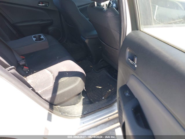 Toyota Prius Two Eco 2017 JTDKARFU3H3041947 Image 8