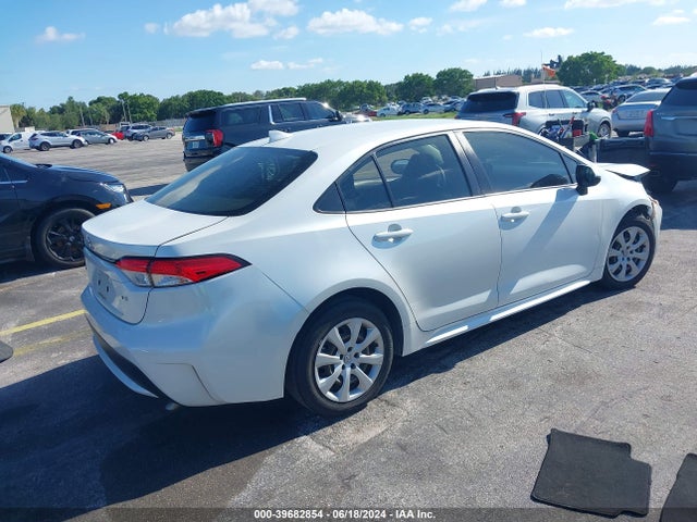 Toyota COROLLA LE 2022 JTDEPMAE9NJ194287 Image 4