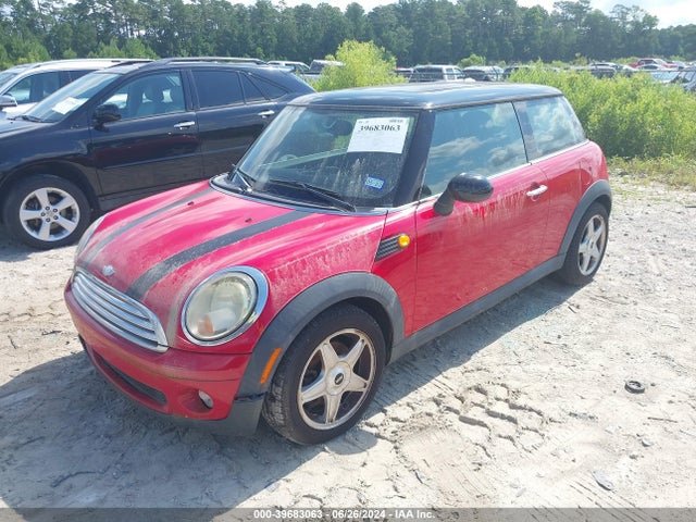 2010 MINI COOPER WMWMF3C5XATU77363 Photo 1
