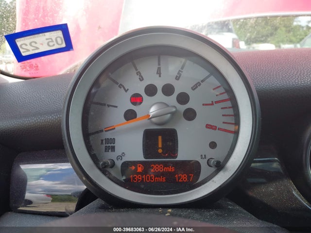 2010 MINI COOPER WMWMF3C5XATU77363 Photo 6