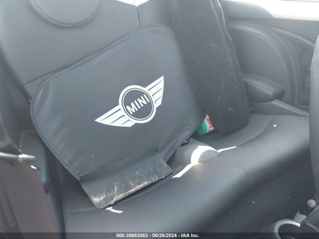 2010 MINI COOPER WMWMF3C5XATU77363 Photo 7