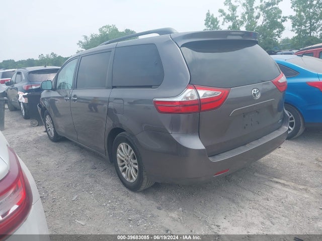 Toyota Sienna Xle 8 Passenger 2015 5TDYK3DC0FS597949 Image 3
