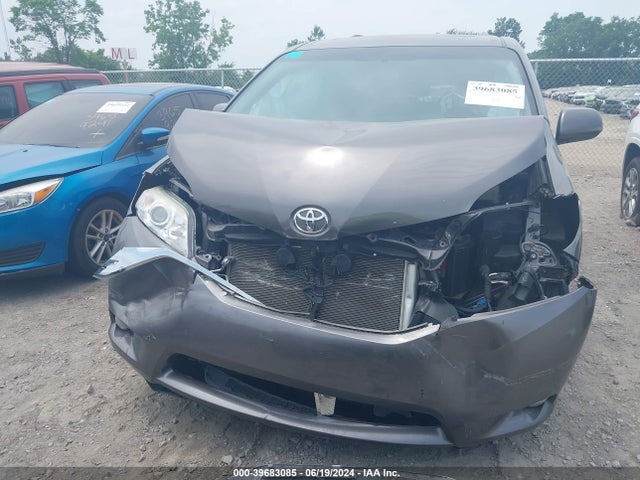 Toyota Sienna Xle 8 Passenger 2015 5TDYK3DC0FS597949 Image 6