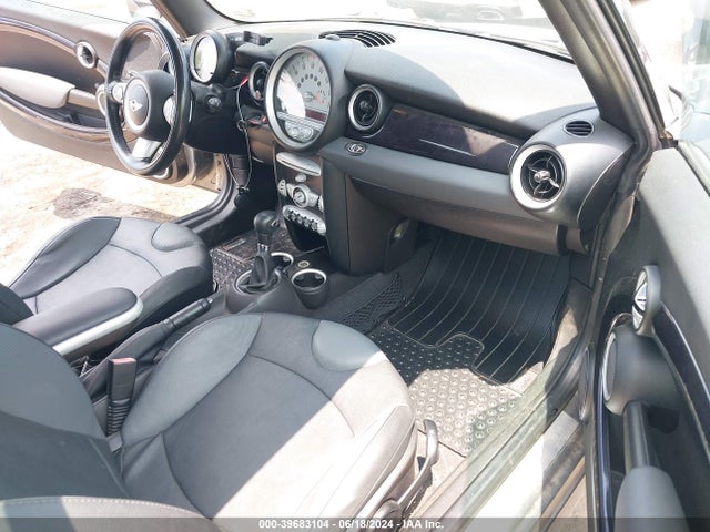 2010 MINI COOPER S WMWMS3C5XATY08776 Photo 4