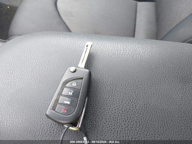 Toyota CAMRY LE 2022 4T1C11AK6NU638071 Image 11