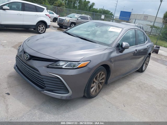 Toyota CAMRY LE 2022 4T1C11AK6NU638071 Image 2