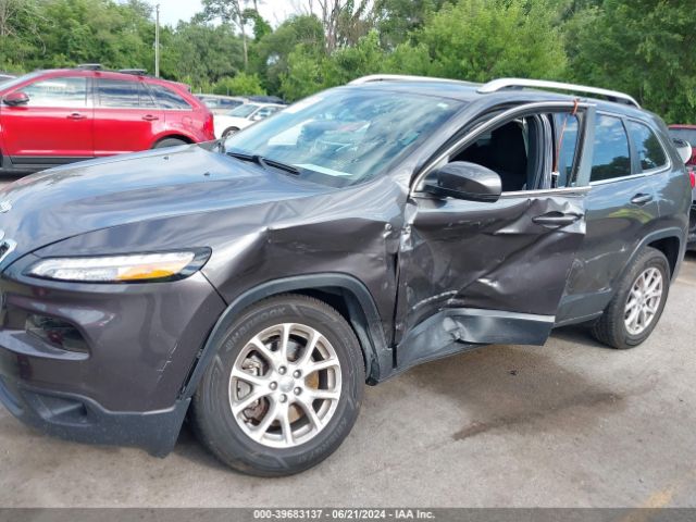 1C4PJMCB0HW666445 Jeep Cherokee Latitude 4x4