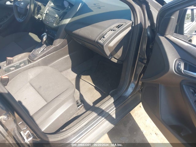 Ford FOCUS SE 2016 1FADP3F23GL401564 Image 5