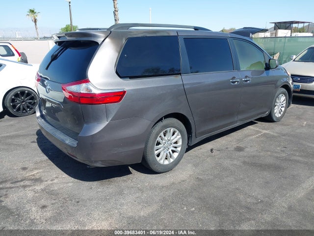 Toyota Sienna Xle 8 Passenger 2015 5TDYK3DC5FS606421 Image 4
