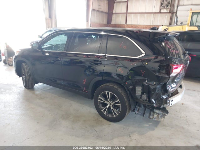 Toyota Highlander Le Plus 2019 5TDBZRFH4KS968750 Image 3
