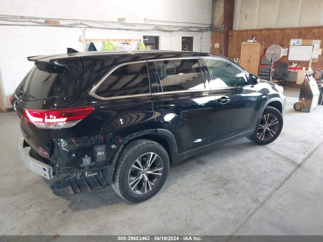 Toyota Highlander Le Plus 2019 5TDBZRFH4KS968750 Image 4
