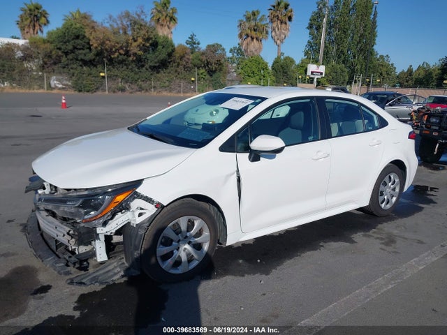 Toyota COROLLA LE 2022 5YFEPMAE2NP329685 Image 2