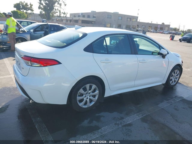Toyota COROLLA LE 2022 5YFEPMAE2NP329685 Image 4