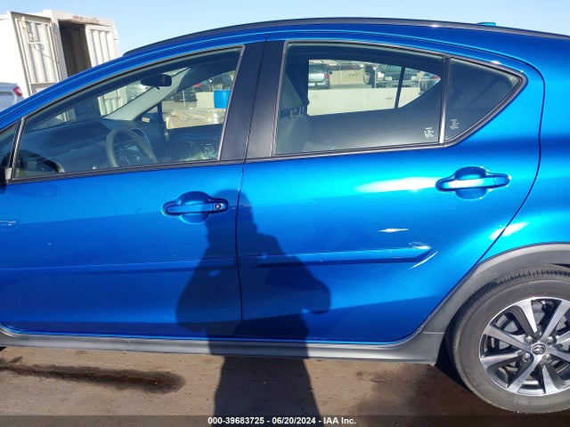 Toyota Prius C Three 2018 JTDKDTB37J1603982 Image 15