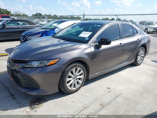 Toyota CAMRY LE 2020 4T1C11AK0LU342315 Image 2