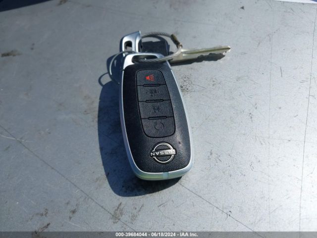 JN8BT3BA0PW420215 Nissan Rogue Sv Fwd