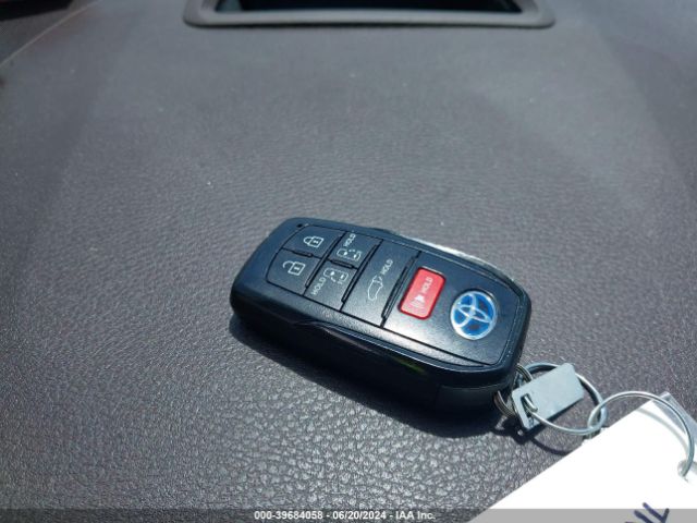 5TDERKEC2NS110269 Toyota Sienna Platinum