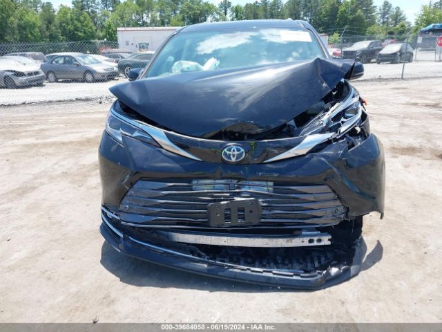 5TDERKEC2NS110269 Toyota Sienna Platinum