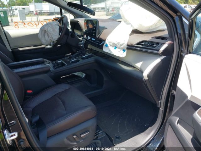5TDERKEC2NS110269 Toyota Sienna Platinum