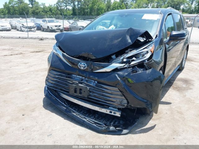 5TDERKEC2NS110269 Toyota Sienna Platinum