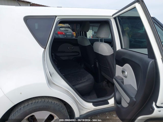 KIA Soul 2014 KNDJN2A21E7050423 Image 8