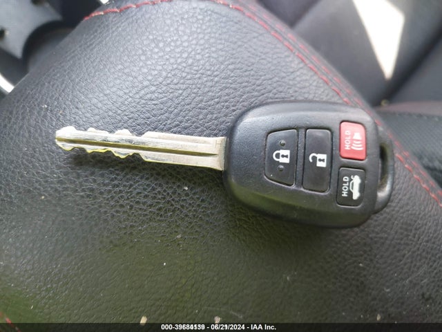 Toyota COROLLA LE 2018 2T1BURHE6JC984764 Image 11
