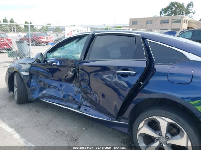 1HGCV2F93JA032163 Honda Accord Touring 2.0t