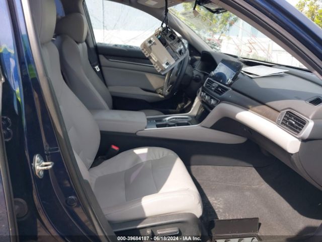 1HGCV2F93JA032163 Honda Accord Touring 2.0t