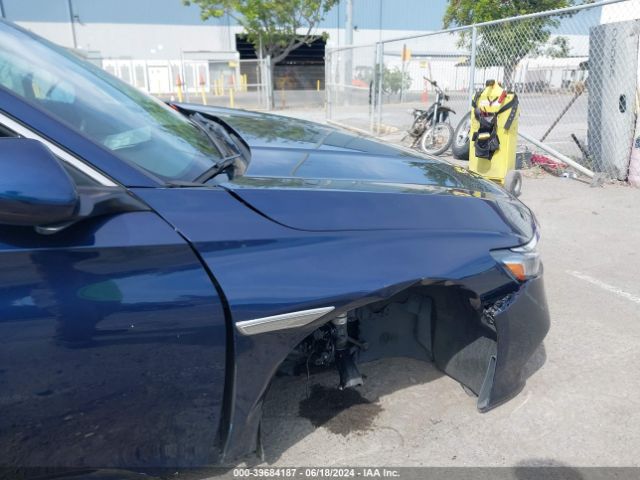 1HGCV2F93JA032163 Honda Accord Touring 2.0t