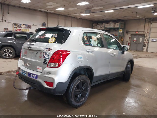 Chevrolet TRAX LS 2017 3GNCJNSB2HL224480 Image 4