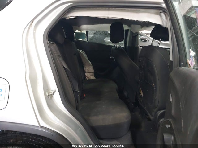 Chevrolet TRAX LS 2017 3GNCJNSB2HL224480 Image 8