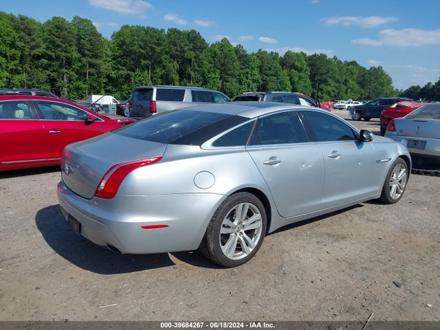 2011 JAGUAR XJ SAJWA1CB9BLV16936 Photo 3