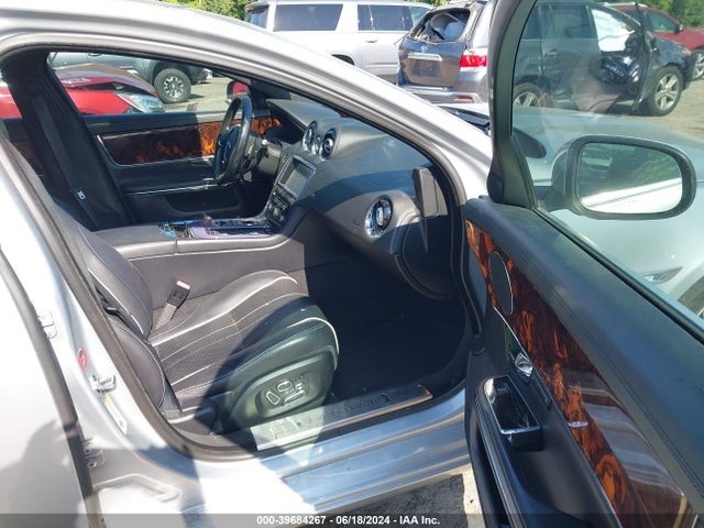 2011 JAGUAR XJ SAJWA1CB9BLV16936 Photo 4