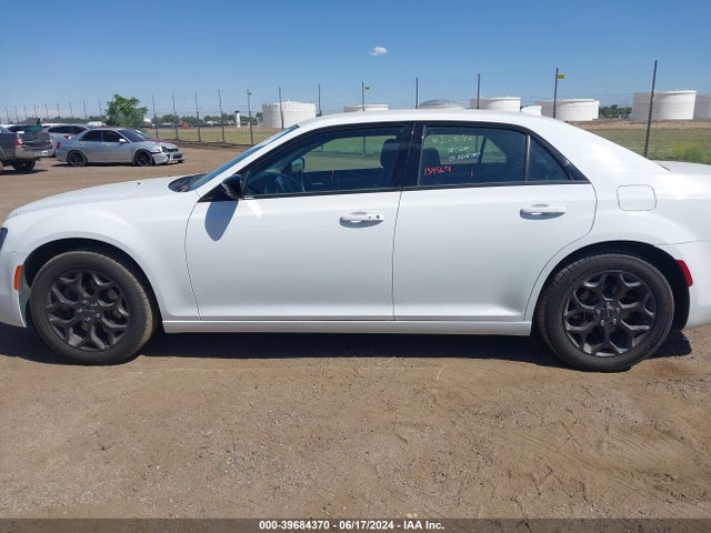2C3CCARG5NH134567 Chrysler 300 Touring Awd